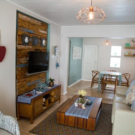 Mylas Cottage Суакопмунд Екстериор снимка